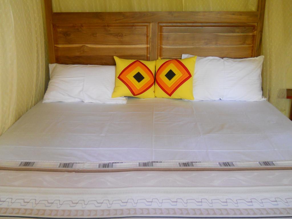 פולונרואה Sunset Tourist Home מראה חיצוני תמונה