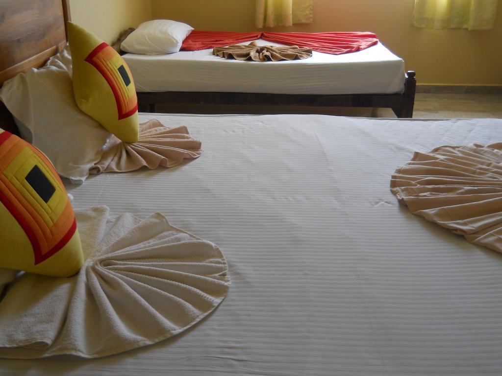פולונרואה Sunset Tourist Home מראה חיצוני תמונה