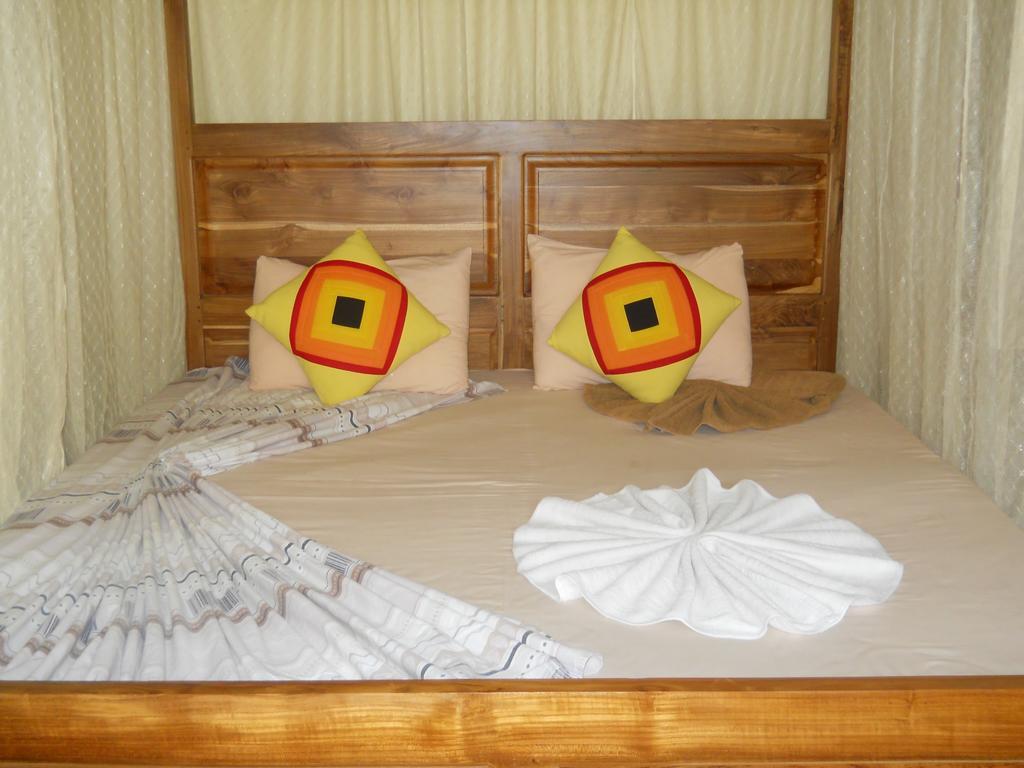 פולונרואה Sunset Tourist Home מראה חיצוני תמונה