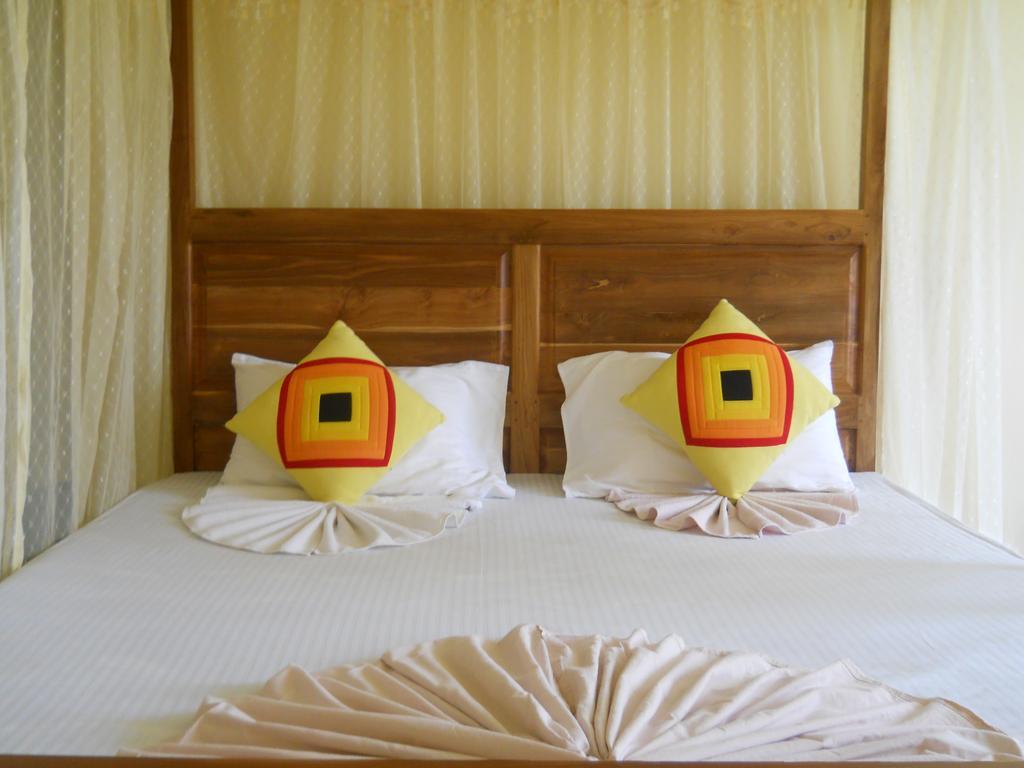 פולונרואה Sunset Tourist Home מראה חיצוני תמונה