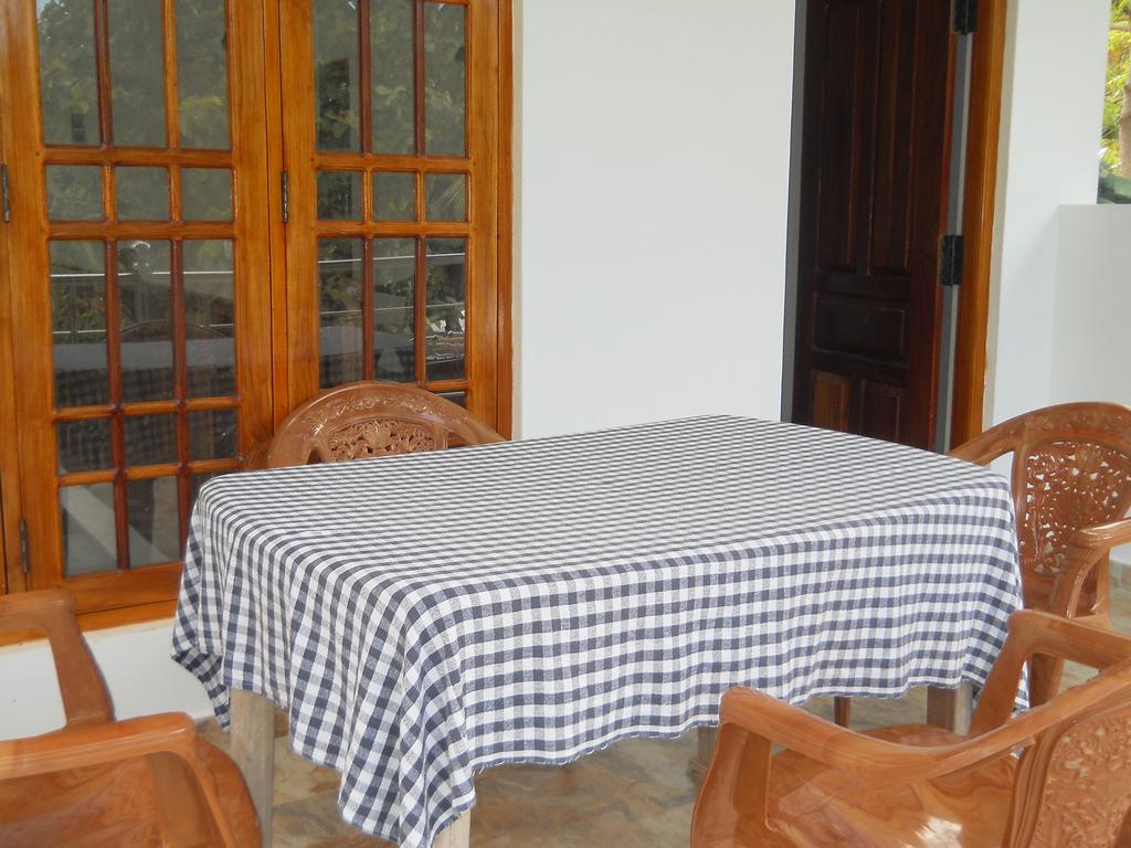 פולונרואה Sunset Tourist Home מראה חיצוני תמונה