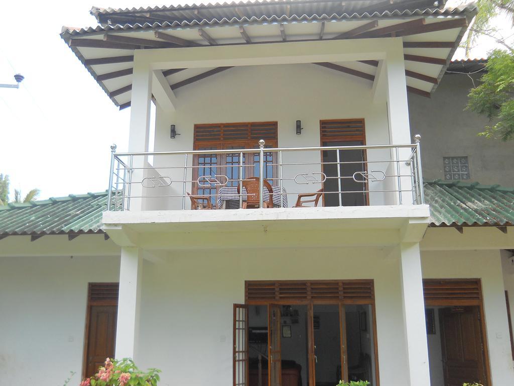 פולונרואה Sunset Tourist Home מראה חיצוני תמונה